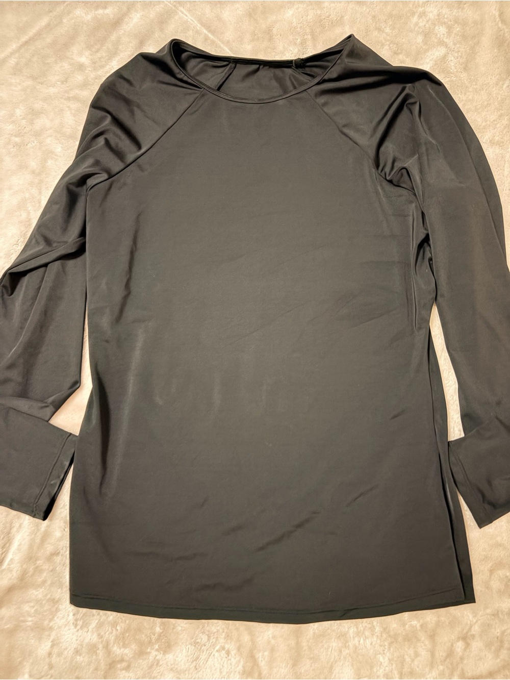 Women's Black Long-Sleeve Performance Tee